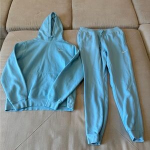 Nike Men’s Light Blue Jogger set